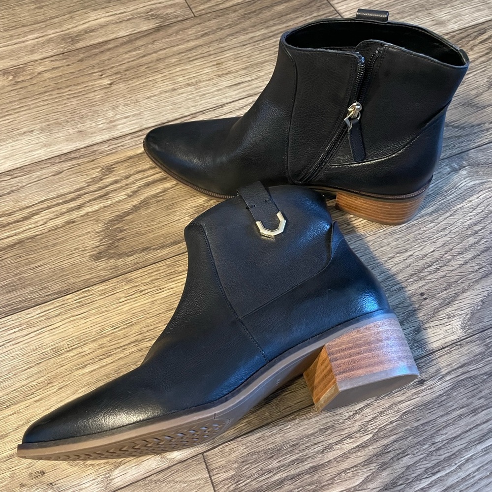 Cole Haan bots
